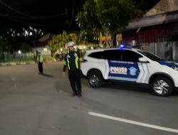 Cegah Kejahatan Jalanan, Personil Satuan Lalu Lintas Polres Sibolga, Laksanakan Patroli Blue Light