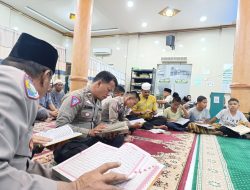 Manfaatkan Momentum Ramadhan, Personil Sibolga Laksanakan Sholat Taraweh Dan Tadarus Bersama Warga