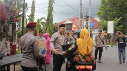 Kapolres Sibolga Bersama Bhayangkari Bagikan Takjil Buat Warga Kurang Mampu dan Pengguna Jalan