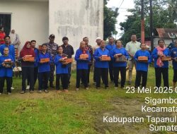 Pemdes Sigambo-gambo bagikan Sepatu Olahraga untuk Lansia dalam acara Giat Senam Lansia