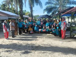 Kegiatan Senam Lansia Sekaligus Pembagian Baju Dan Celana Wujud Kepedulian Pemerintah Desa Kepada Warga Aek Dakka