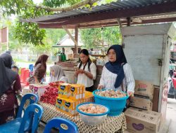 Pemerintah Desa Sitiris-tiris Bagikan Makanan Tambahan Sekaligus Pemeriksaan Kesehatan Dalam Acara Posyandu