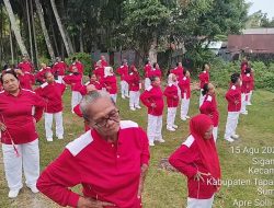 Pemerintah Desa Sigambo-gambo Adakan Senam Lansia Sekaligus Pembagian Pakaian Training Merah Putih