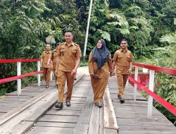 Plt Camat Lumut Lakukan Monitoring Dan Evaluasi Pembangunan di Desa Sialogo