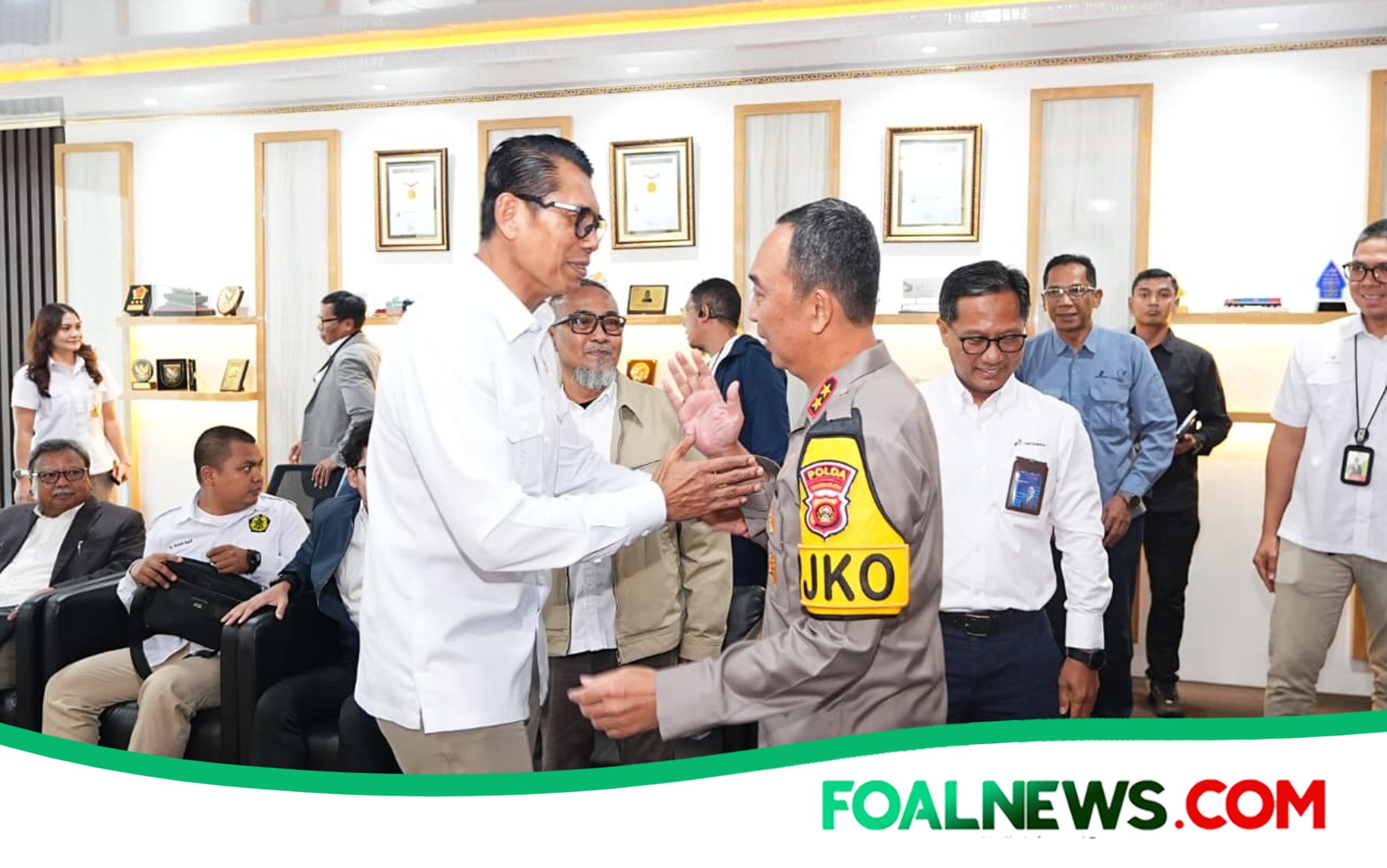 Ket Gbr : Kapolda Sumsel Irjen Pol. Dr. Sandi Nugroho, S.I.K., S.H., M.Hum. menerima langsung kunjungan tersebut di Ruang Delegasi Lantai 2 Mapolda Sumsel, Senin (23/2/2026).