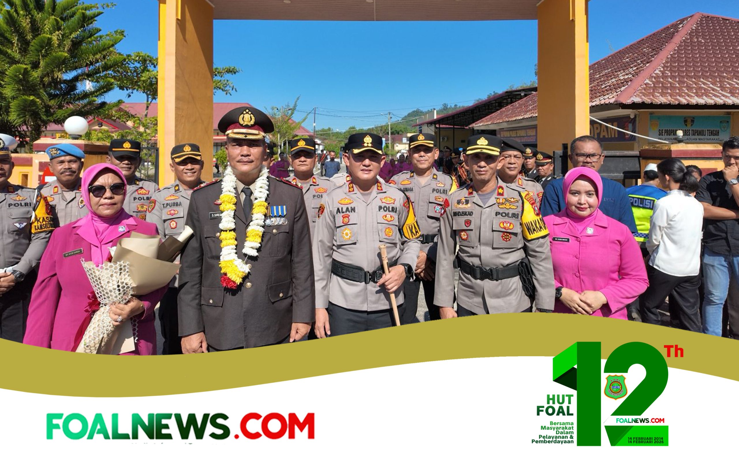 Ket Gbr : Kepolisian Resor Tapanuli Tengah menggelar upacara pelepasan Pedang Pora dalam rangka wisuda Purna Bhakti Kompol (Purn) Sargatua Siregar sebagai bentuk penghormatan tertinggi atas dedikasi dan pengabdiannya selama puluhan tahun di institusi Polri.