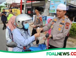 Moment Bulan Suci Ramadhan Polres Tapteng Bagikan Takjil Berbuka Puasa Kepada Masyarakat