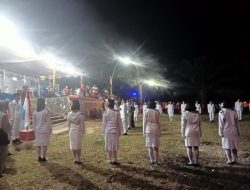 MENYAMBUT HUT RI KE-81, CAMAT SIRANDORUNG PIMPIN UPACARA BENDERA, PAWAI OBOR DAN PENGUKUHAN PASKIBRAKA