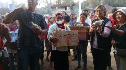 Semarak HUT ke-81 RI,  Warga Desa Hutanabolon Terima Bantuan 2.000 Ekor Anak Ayam